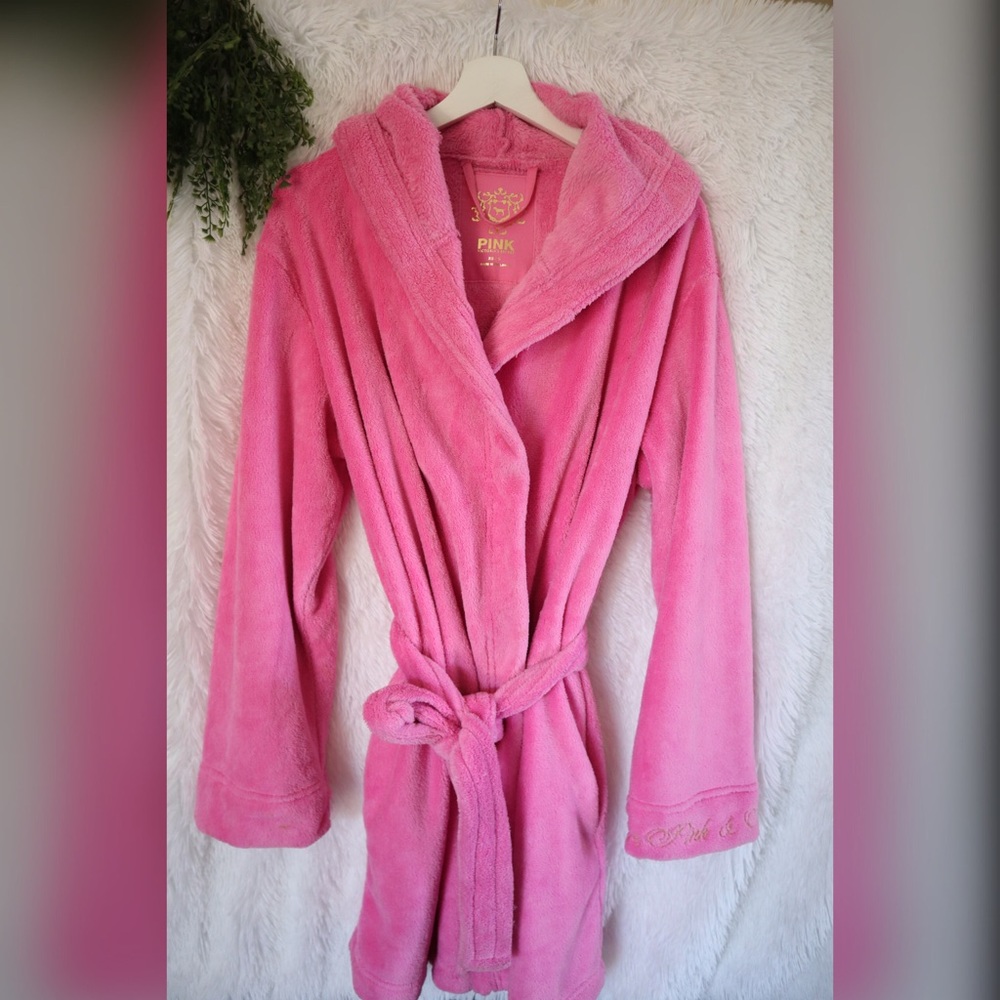 PINK Victoria’s Secret Rock Royalty Plush Robe